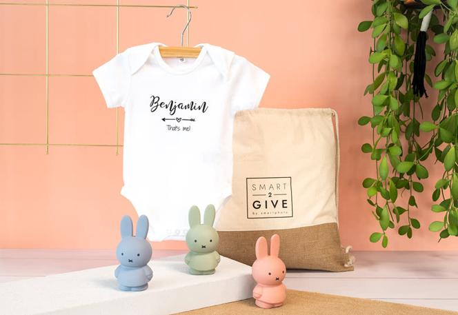 Geschenkset zur Geburt (Baby-Body & Miffy Spardose Blau, One-size 6-12 Monate)