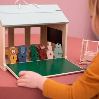 Trixie | Tierdesign Schule Spielhaus mit Zubehör aus Holz