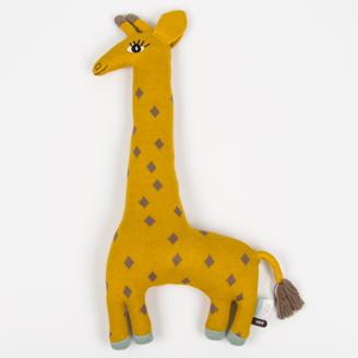 OYOY | „Noah the Giraffe“ gelbes Kissen und Kuscheltier