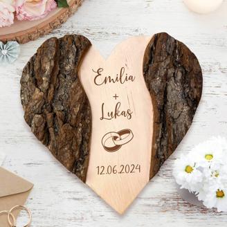 Holzherz mit Rinde zur Hochzeit - Ringe
