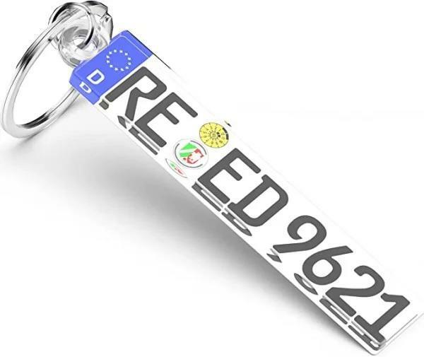 Personalisierter Kennzeichen-Schlüsselanhänger: Mini-Nummernschild mit  Gravur - Ideales Geschenk für Autofans