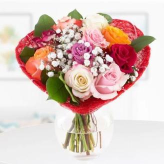 Blumenstrauß zum Verschicken - Rosen in Herzmanschette