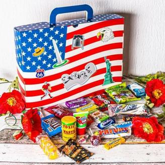 USA Süßigkeiten Box mit Namen auf Kofferanhänger