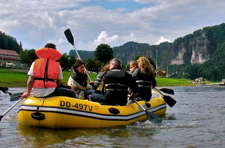 Schlauchboottour durch die Sächsische Schweiz