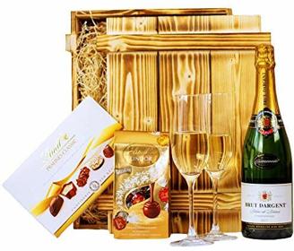 Geschenkset Nizza | Geschenkkorb gefüllt mit Sekt Brut Chardonnay, Lindt Pralinen & Holzkiste | Schokoladen Präsentkorb für Frauen & Männer zur Hochzeit, Geburtstag, Dankeschön