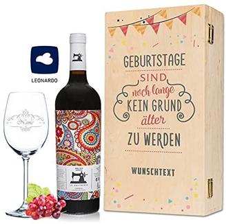 Leonardo Weinglas mit Gravur inkl. bedruckter Holzkiste + La Sastreria Weinflasche 0,75 l - Geburtstagsgeschenk für Frauen & Männer - Wein Geschenkset - Wein des Jahres 2018 Farbe Rot