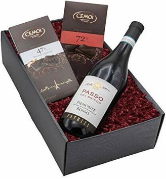 Geschenkset „Rosso Passo“ mit Wein und Schokolade in einem schönen Geschenkkarton | Italienischer Rotwein Rosso Passo & Französische Schokoladen in Präsentverpackung