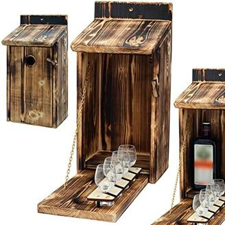Alcohol Cage® - Holz Vogelhaus mit Platz für Flasche Schnaps 0.7 Liter und Glas Lustige Geschenke Männer für den Garten Zwitscherbox mit Minibar Lustig Geschenk Geburtstag Mann Vatertagsgeschenk
